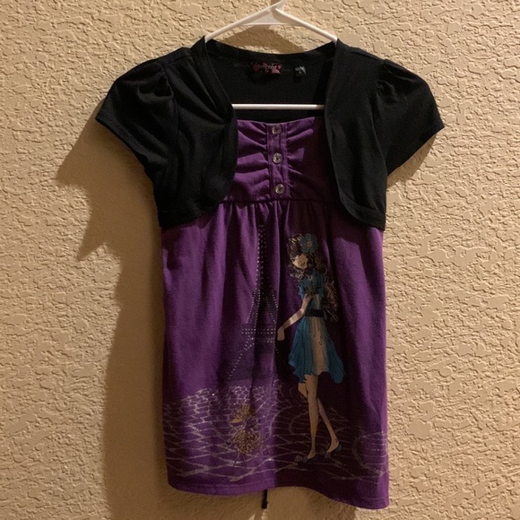 A cute top in the brand tempted girls - Picture 1 of 2